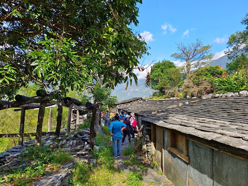 老七佳石板屋部落-東方足跡人文生態導覽解說團隊