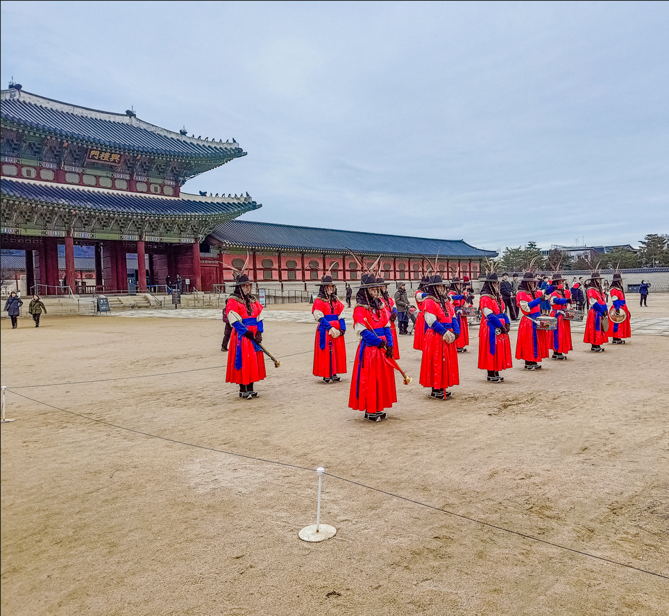 【首爾景點】韓國自由行~景福宮穿韓服可免費參觀/光化門守衛換