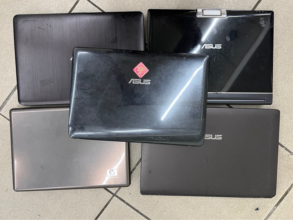 中原230604從楊梅開車來的阿伯從楊梅開車來的阿伯載了10台主機15台筆電12隻手機3台螢幕來店回收 2.jpg