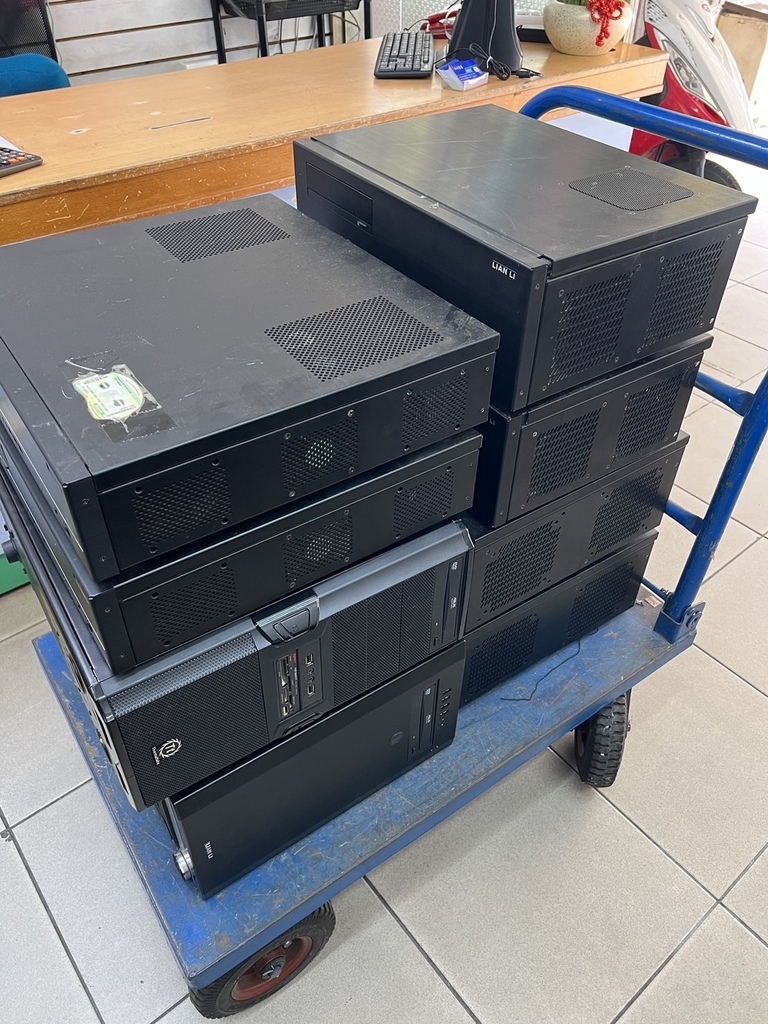 中原230616中壢某通訊行汰換淘汰老舊不要的電腦主機8台及AIO一體機2台來店回收3.jpg 中原230616中壢某通訊行汰換淘汰老舊不要的電腦主機8台及AIO一體機2台來店回收3.jpg
