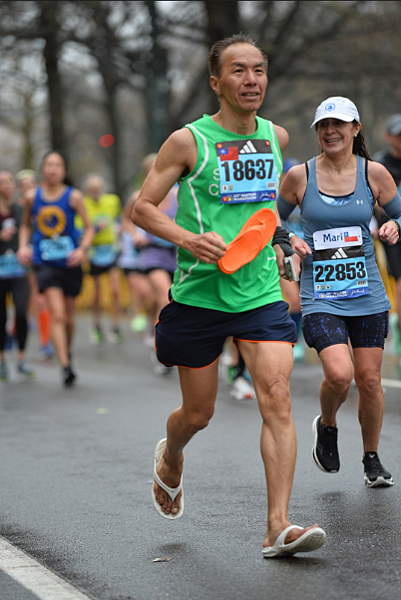 身穿ㄚ拖,讓國旗飄揚-記2023波士頓馬拉松 身穿ㄚ拖,讓國旗飄揚-記2023波士頓馬拉松