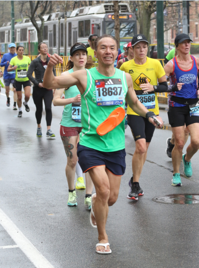 身穿ㄚ拖,讓國旗飄揚-記2023波士頓馬拉松 身穿ㄚ拖,讓國旗飄揚-記2023波士頓馬拉松