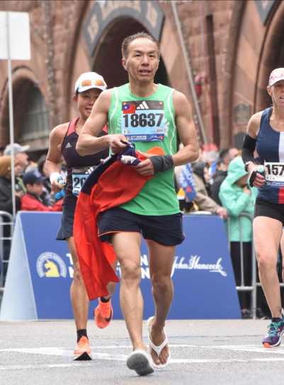 身穿ㄚ拖,讓國旗飄揚-記2023波士頓馬拉松 身穿ㄚ拖,讓國旗飄揚-記2023波士頓馬拉松