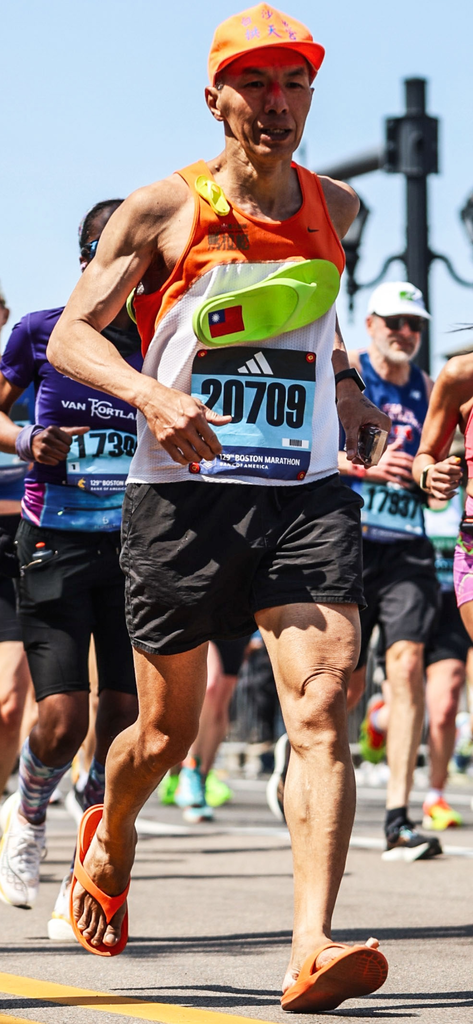 身穿ㄚ拖 讓國旗再次飄揚---記2025波士頓馬拉松 身穿ㄚ拖 讓國旗再次飄揚---記2025波士頓馬拉松