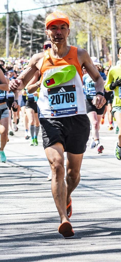 身穿ㄚ拖 讓國旗再次飄揚---記2025波士頓馬拉松 身穿ㄚ拖 讓國旗再次飄揚---記2025波士頓馬拉松
