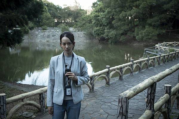 孟耿如首次主演鬼片《女鬼橋》  光看劇本就毛骨悚然挑戰新聞主播角色 (1).jpg