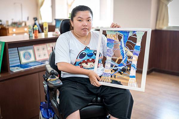 勇敢編織人生經緯的漸凍女孩 勇敢編織人生經緯的漸凍女孩