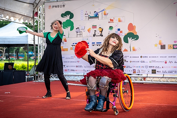 他們的勇氣,讓人生迷宮有了出口