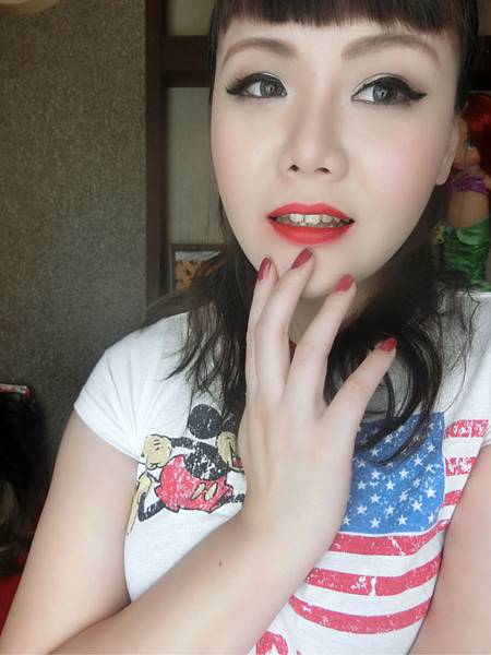《女孩求文》甜心紅唇打造完美唇形,如何畫出豐滿紅唇&唇線技巧大公開~