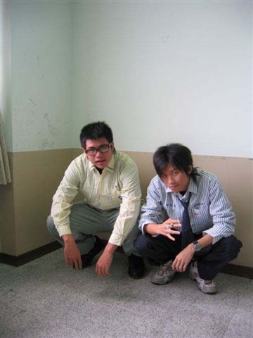 看3小啦!!