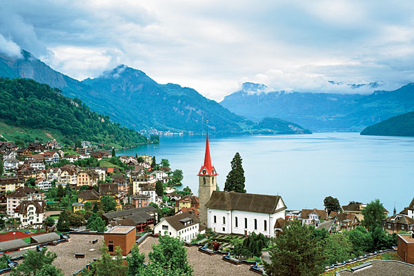 C201108-EA-Weggis-Switzerland-lakeside-hamlet