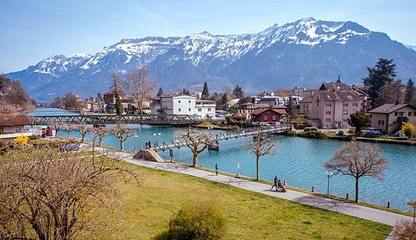 3CB70352-C3CB-5613-9BDD-CB3EBB5A6BA7