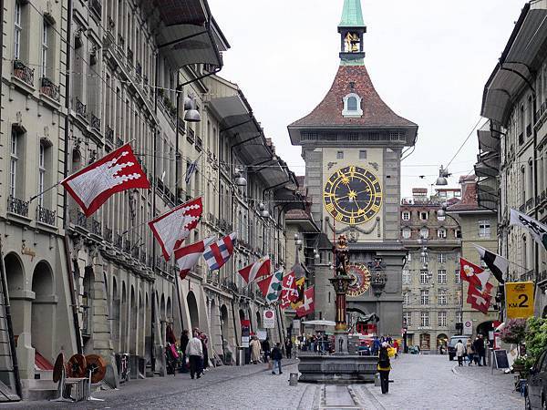 7308086928_f4db944701_b