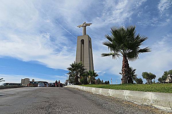 Santuario_Nacional_de_Cristo_Rei_-_panoramio