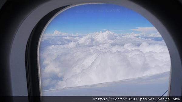 飛機上的雲.JPG 飛機上的雲.JPG