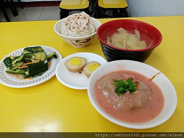 肉圓與雞肉飯.jpg