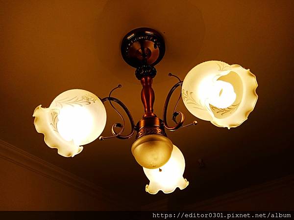 燈1.jpg 燈1.jpg