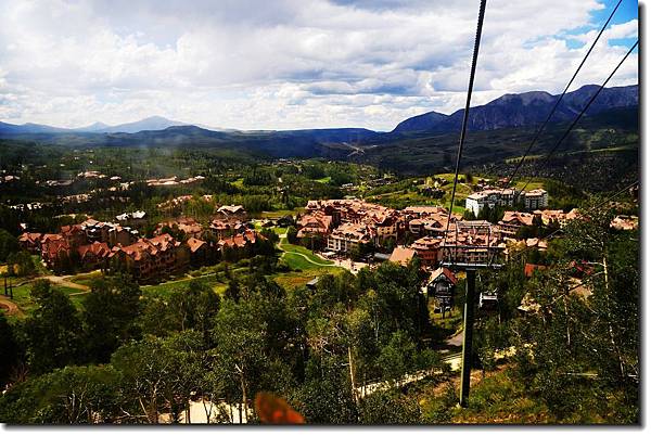 空中纜車(Gondola)俯瞰Mountain Village 2.JPG