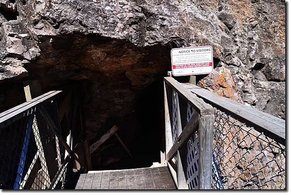 Ouray's old water tunnel 1.JPG