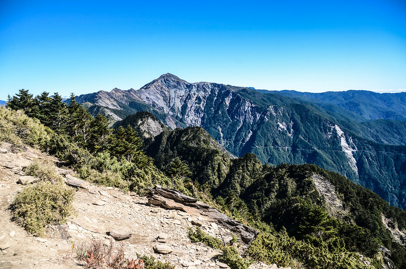 塔關山山頂東北望向陽等山 (1)