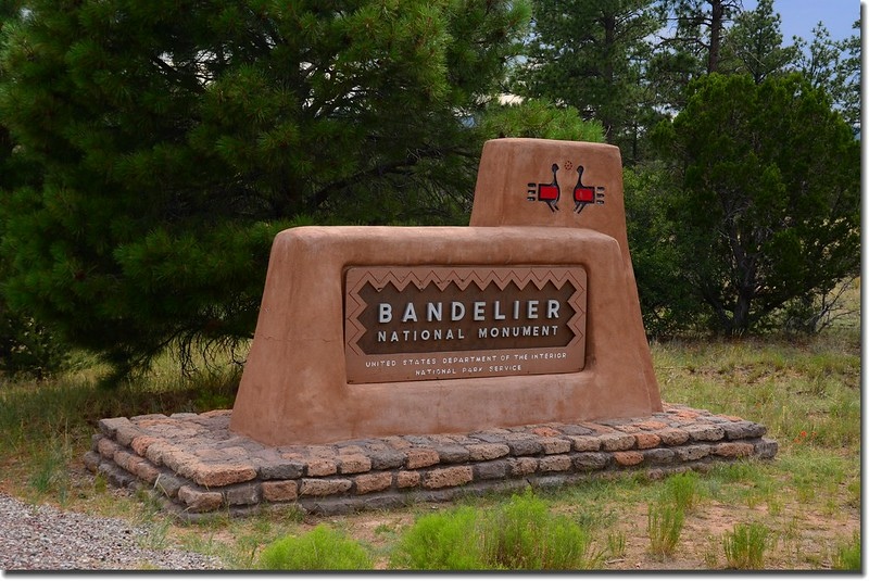 Bandelier National Monument entrance sign