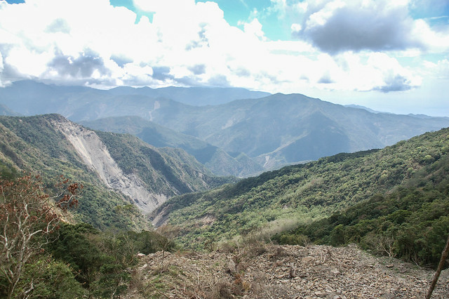 久保山步道大崩壁處東南眺群山 1