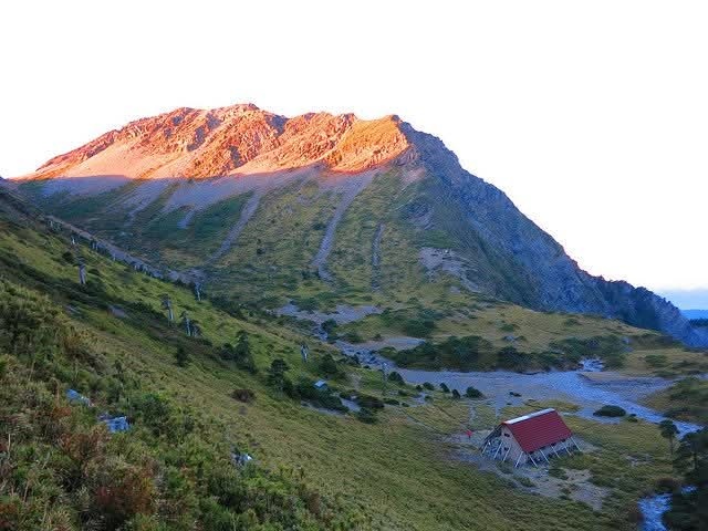 轉貼太魯閣國家公園及TVBS相關新聞消息:南湖大山清出「瓦斯