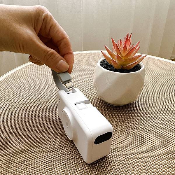 超給力的 PUREPOWER 能量電眼隨身行動電源讓出遊好輕 超給力的 PUREPOWER 能量電眼隨身行動電源讓出遊好輕