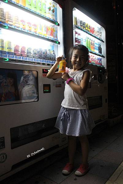 0728EE販賣機前.JPG 0728EE販賣機前.JPG
