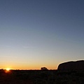 20100901 Uluru 又名Ayers Rock 就是 大石頭 (1) 日出.JPG