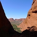 20100831 Uluru Tour Day2 (13) Valley of the Winds風之谷~有種進入祕密山谷的感覺.JPG