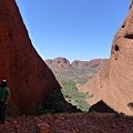 20100831 Uluru Tour Day2 (14) Valley of the Winds風之谷~有種進入祕密山谷的感覺.JPG