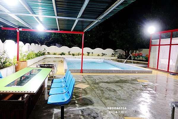 墾丁包棟民宿 東岸玫瑰園館 池畔玻璃屋 私人大泳池烤肉 游泳 唱卡拉ok好享受家族 朋友出遊包棟推薦 靜怡 大顆呆の親子 旅遊 美食 痞客邦