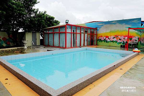 墾丁包棟民宿 東岸玫瑰園館 池畔玻璃屋 私人大泳池烤肉 游泳 唱卡拉ok好享受家族 朋友出遊包棟推薦 靜怡 大顆呆の親子 旅遊 美食 痞客邦