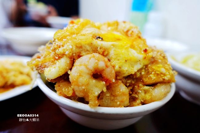 基隆隱藏版美食 ▶ 天天鮮排骨飯 ▶ 必吃香酥排骨蝦仁飯或雞