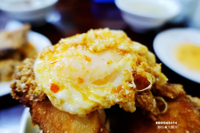 基隆隱藏版美食 ▶ 天天鮮排骨飯 ▶ 必吃香酥排骨蝦仁飯或雞