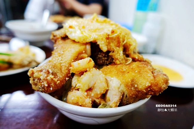 基隆隱藏版美食 ▶ 天天鮮排骨飯 ▶ 必吃香酥排骨蝦仁飯或雞