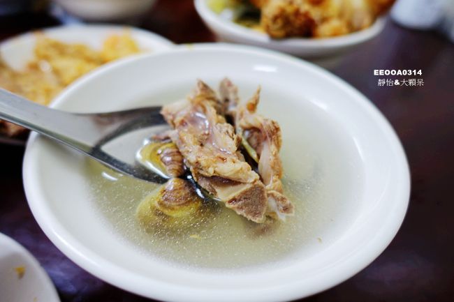 基隆隱藏版美食 ▶ 天天鮮排骨飯 ▶ 必吃香酥排骨蝦仁飯或雞