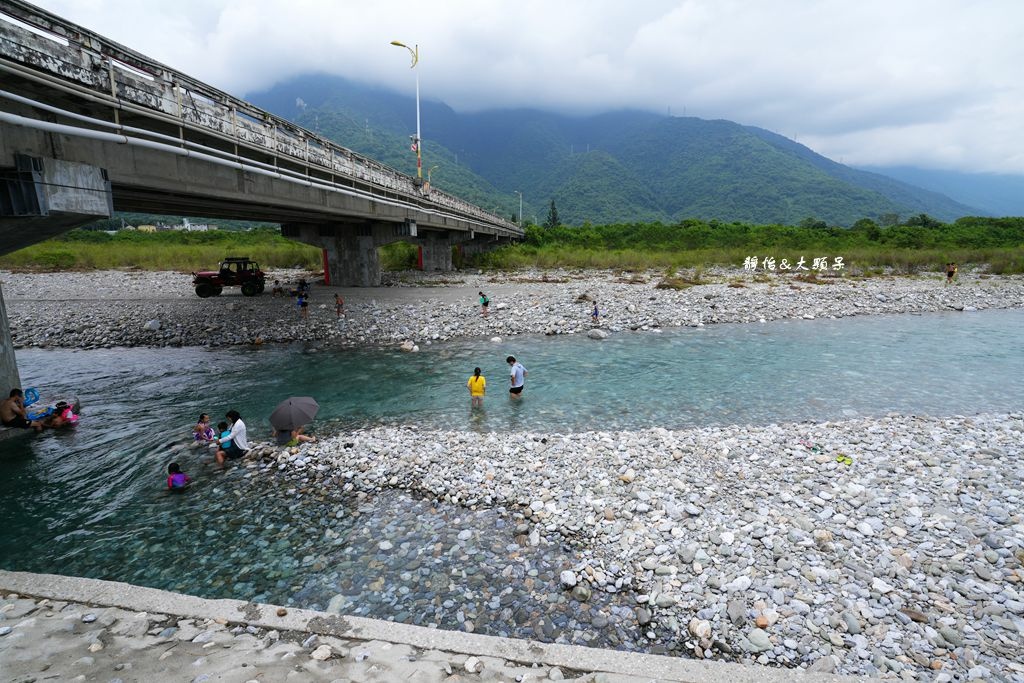 花蓮玩水景點 ❙ 美崙溪豐川堤防、國福橋下夏日戲水，超清澈溪