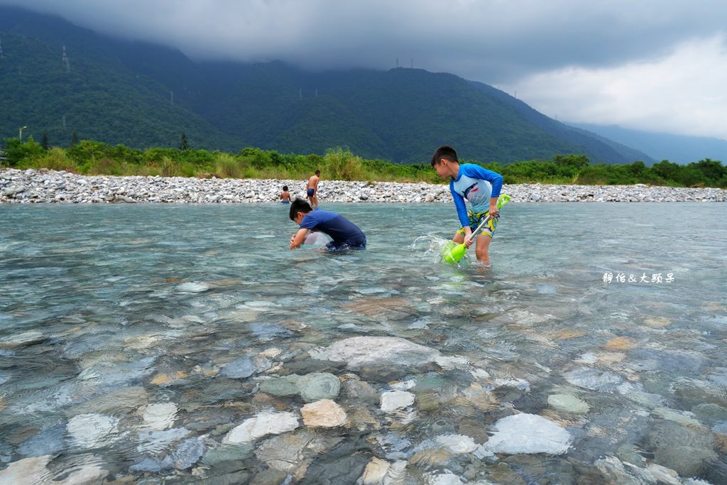 花蓮玩水景點 ❙ 美崙溪豐川堤防、國福橋下夏日戲水，超清澈溪