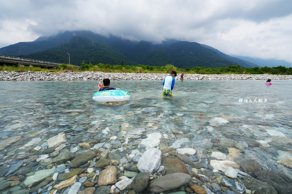 花蓮玩水景點 ❙ 美崙溪豐川堤防、國福橋下夏日戲水，超清澈溪