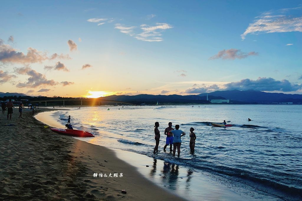 福隆東興宮前沙灘 ❙ 媲美國外的貢寮玩水勝地，福隆海水浴場旁