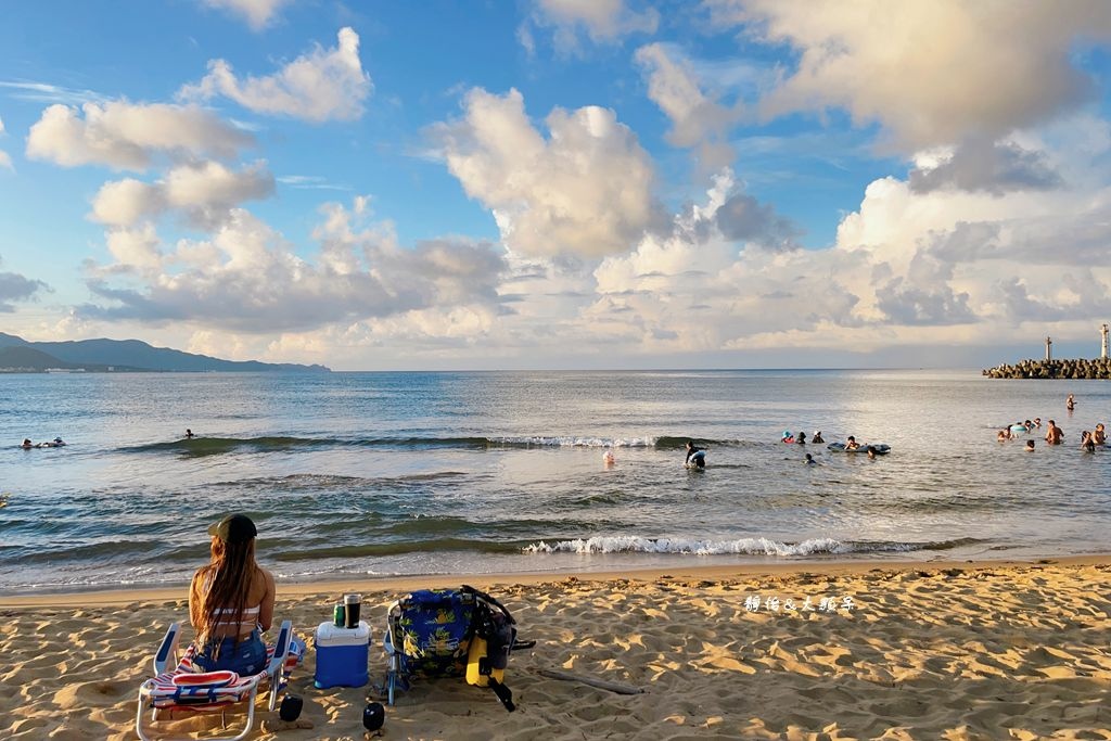 福隆東興宮前沙灘 ❙ 媲美國外的貢寮玩水勝地，福隆海水浴場旁