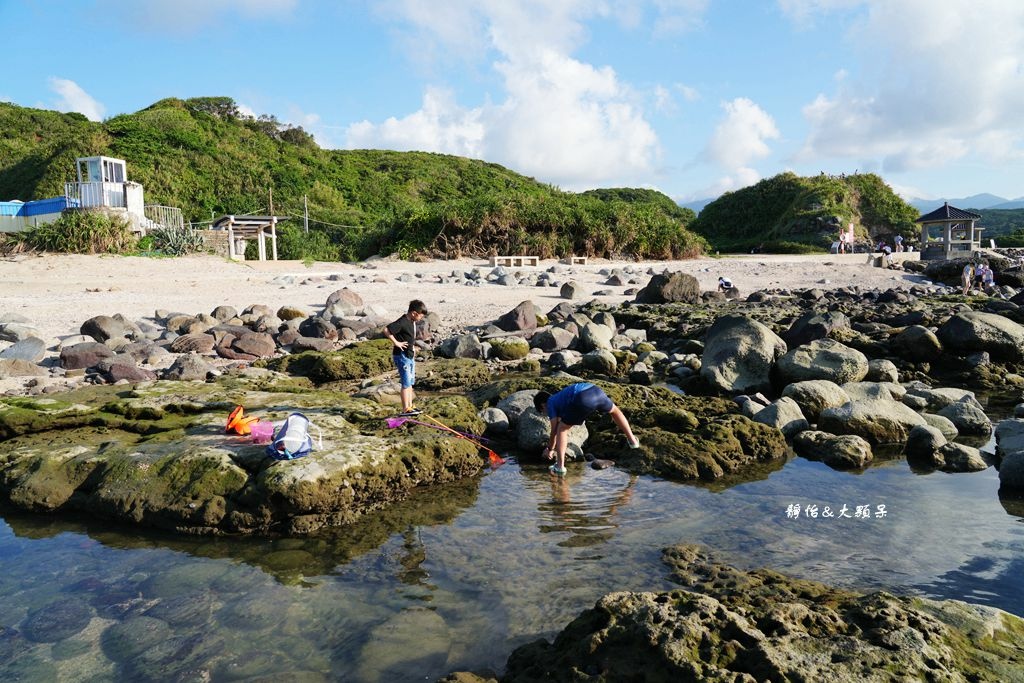 石門洞 ❙ 探索潮間帶生態，玩沙戲水、抓螃蟹，北海岸親子玩水