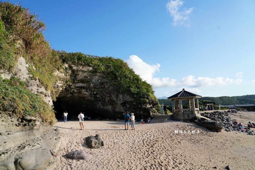 石門洞 ❙ 探索潮間帶生態，玩沙戲水、抓螃蟹，北海岸親子玩水