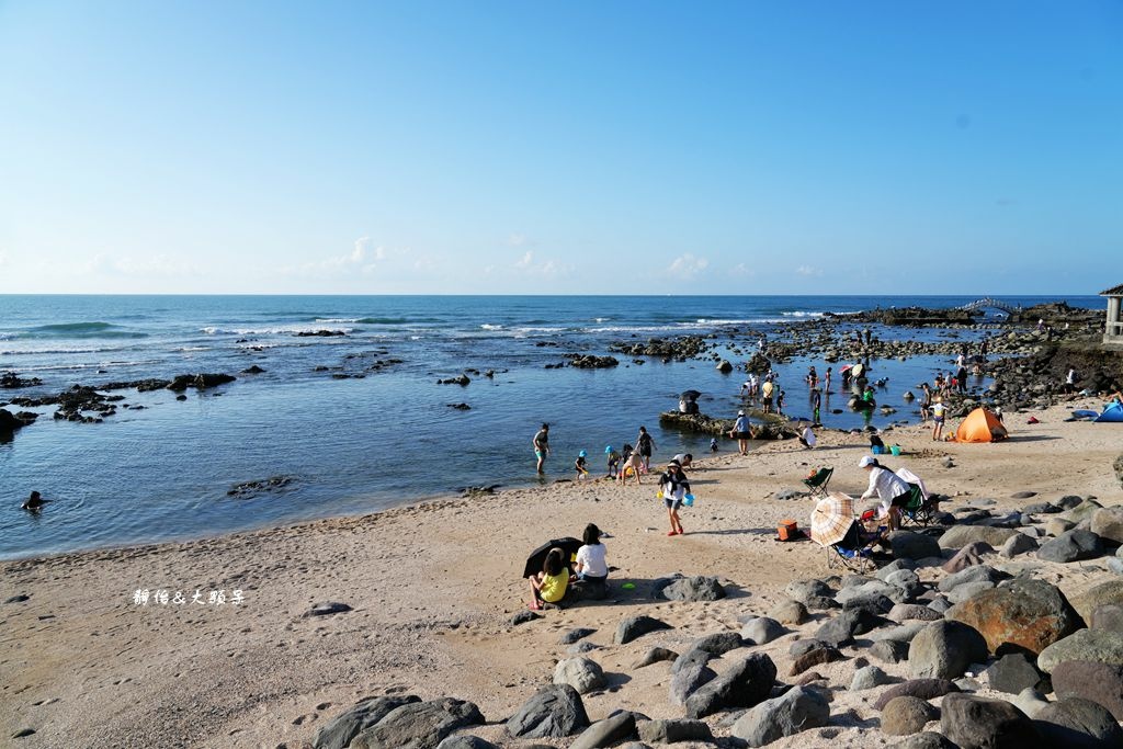 石門洞 ❙ 探索潮間帶生態，玩沙戲水、抓螃蟹，北海岸親子玩水