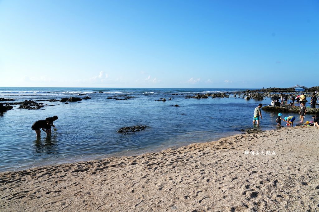 石門洞 ❙ 探索潮間帶生態，玩沙戲水、抓螃蟹，北海岸親子玩水