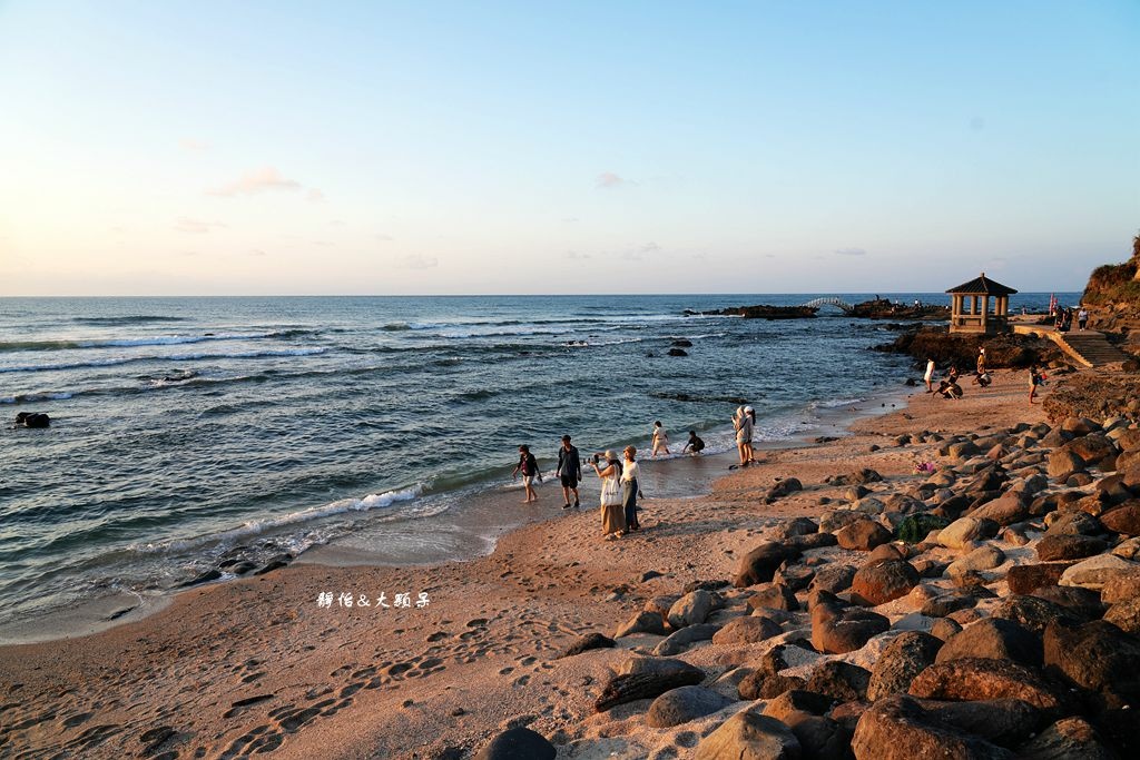 石門洞 ❙ 探索潮間帶生態，玩沙戲水、抓螃蟹，北海岸親子玩水