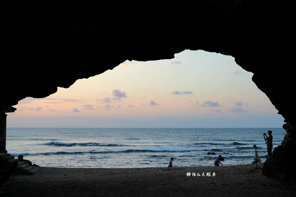 石門洞 ❙ 探索潮間帶生態，玩沙戲水、抓螃蟹，北海岸親子玩水