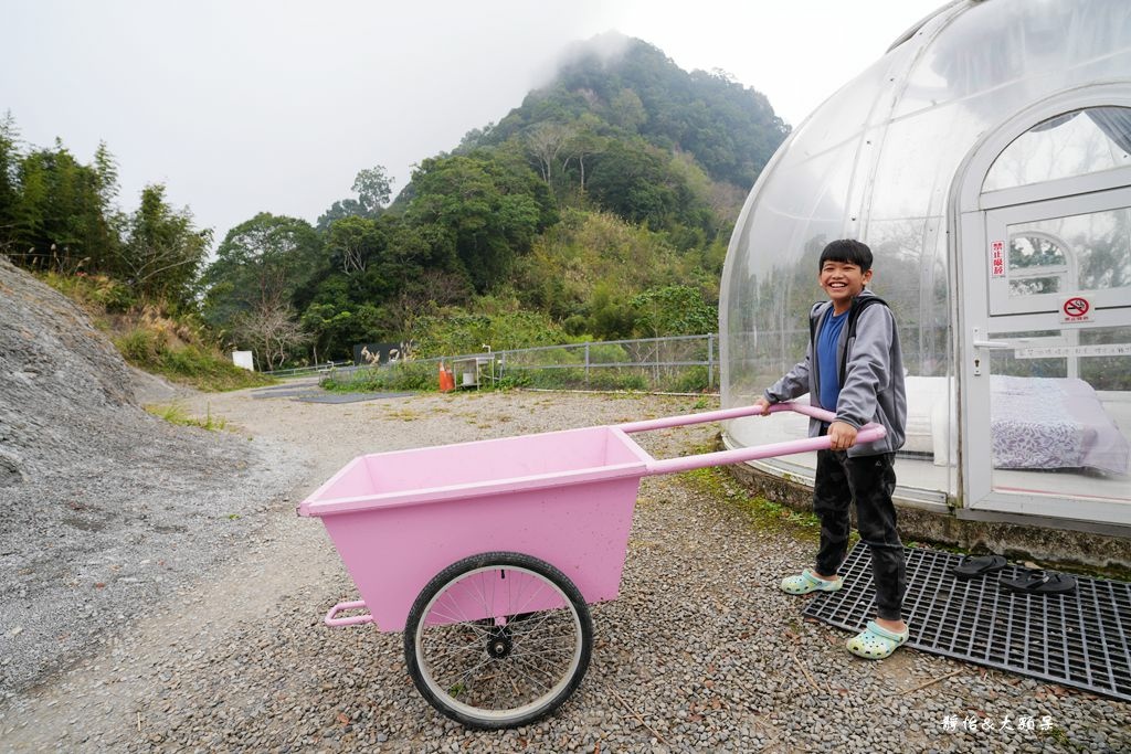 相思園景觀露營區 ❙ 免搭帳、免裝備透明星空帳，戲水池、沙池